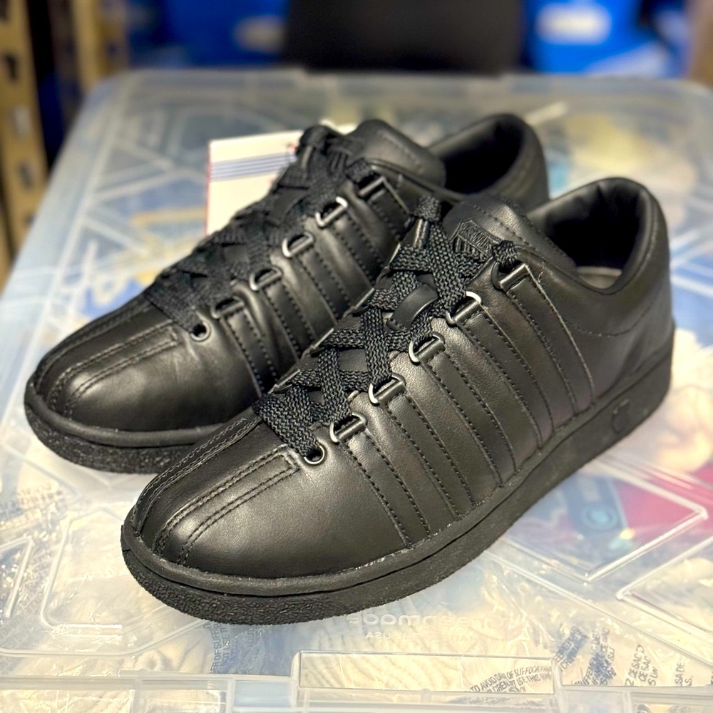 K-Swiss all black classic new in box - Picture 3 of 3